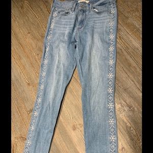 Levi’s 711 Floral Embroidered Skinny Jeans